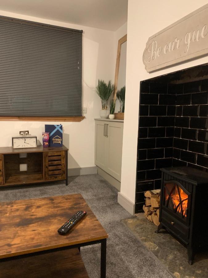 Cosy Cottage In Redcar - Workstays Uk Wilton  Екстериор снимка