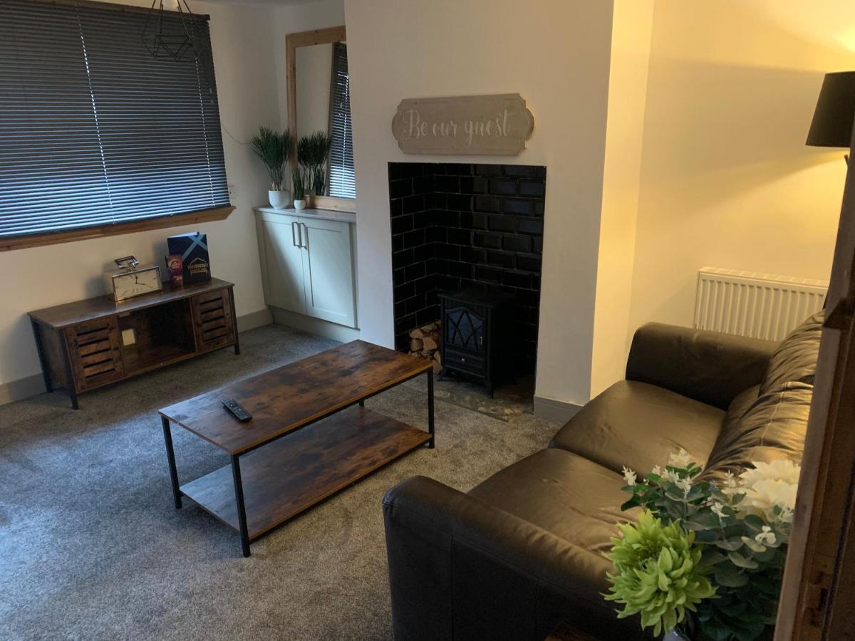 Cosy Cottage In Redcar - Workstays Uk Wilton  Екстериор снимка