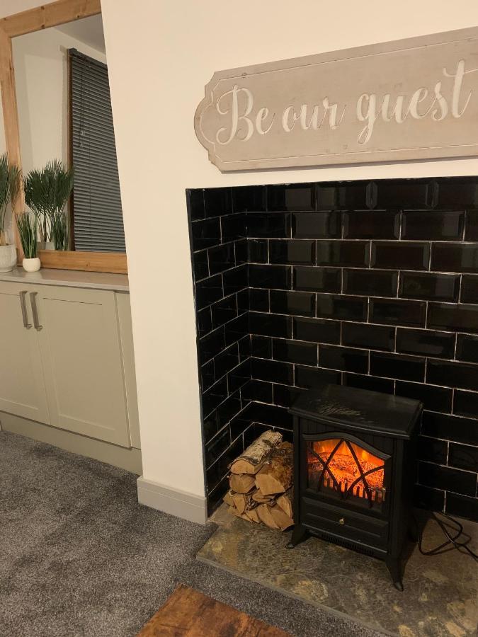 Cosy Cottage In Redcar - Workstays Uk Wilton  Екстериор снимка